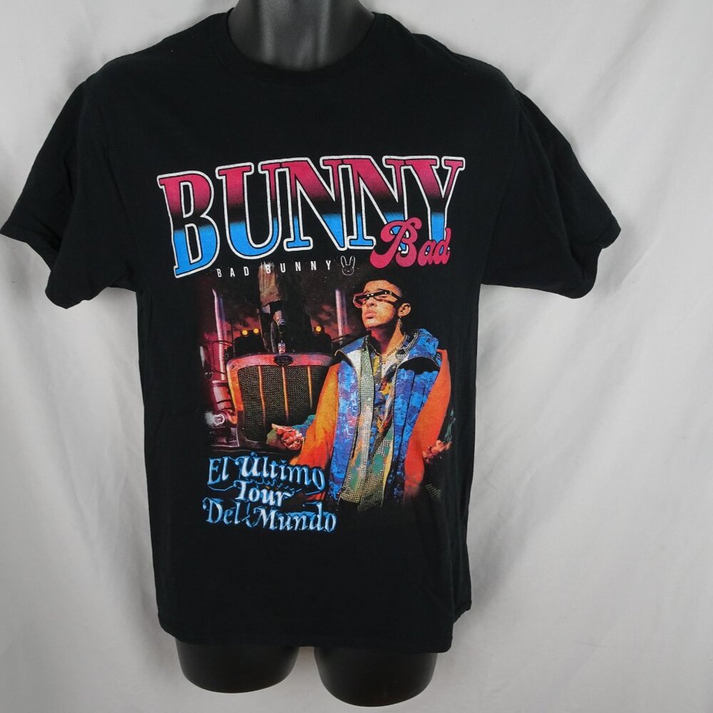 2022 Bad Bunny El Ultimo Tour Del Mundo Shirt Size M